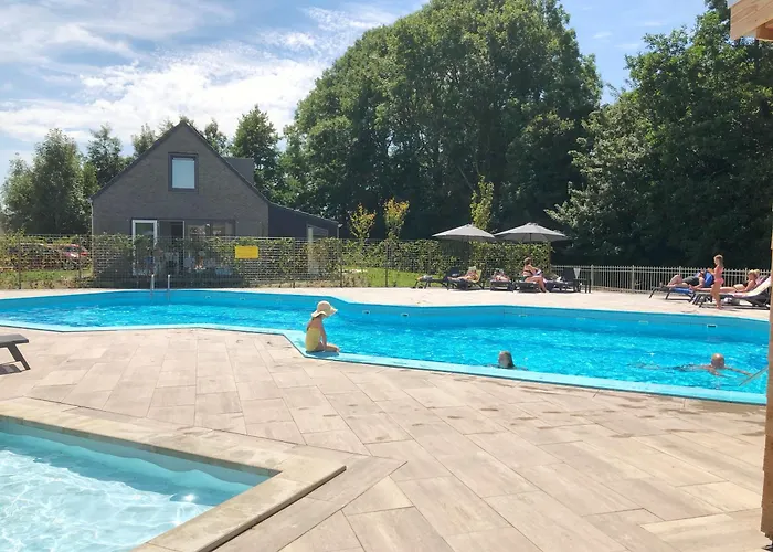 Bungalow 69 Op Recreatiepark De Wielen