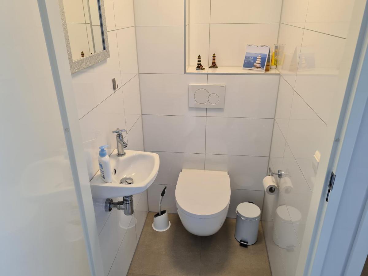 Holiday home 69 Op Recreatiepark De Wielen Sint Maarten