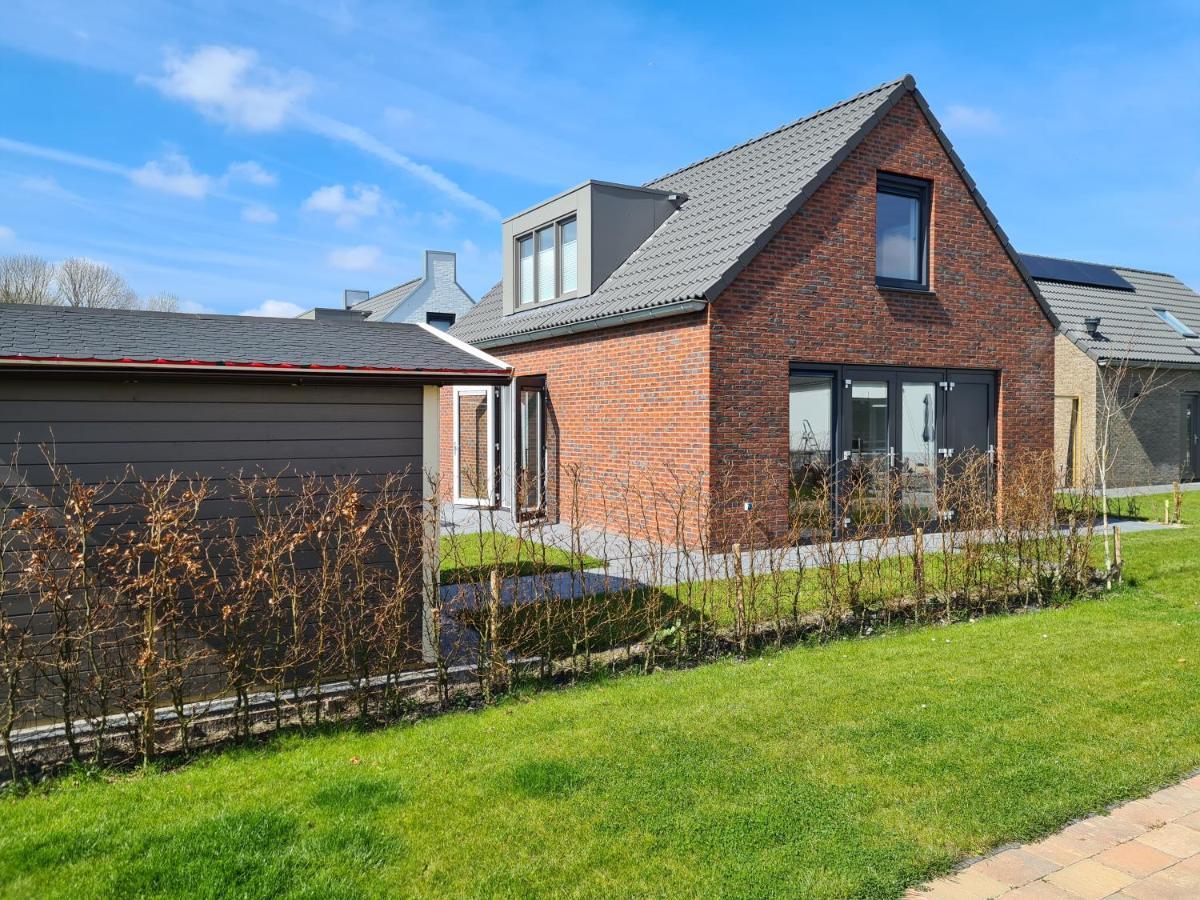 69 Op Recreatiepark De Wielen Holiday home