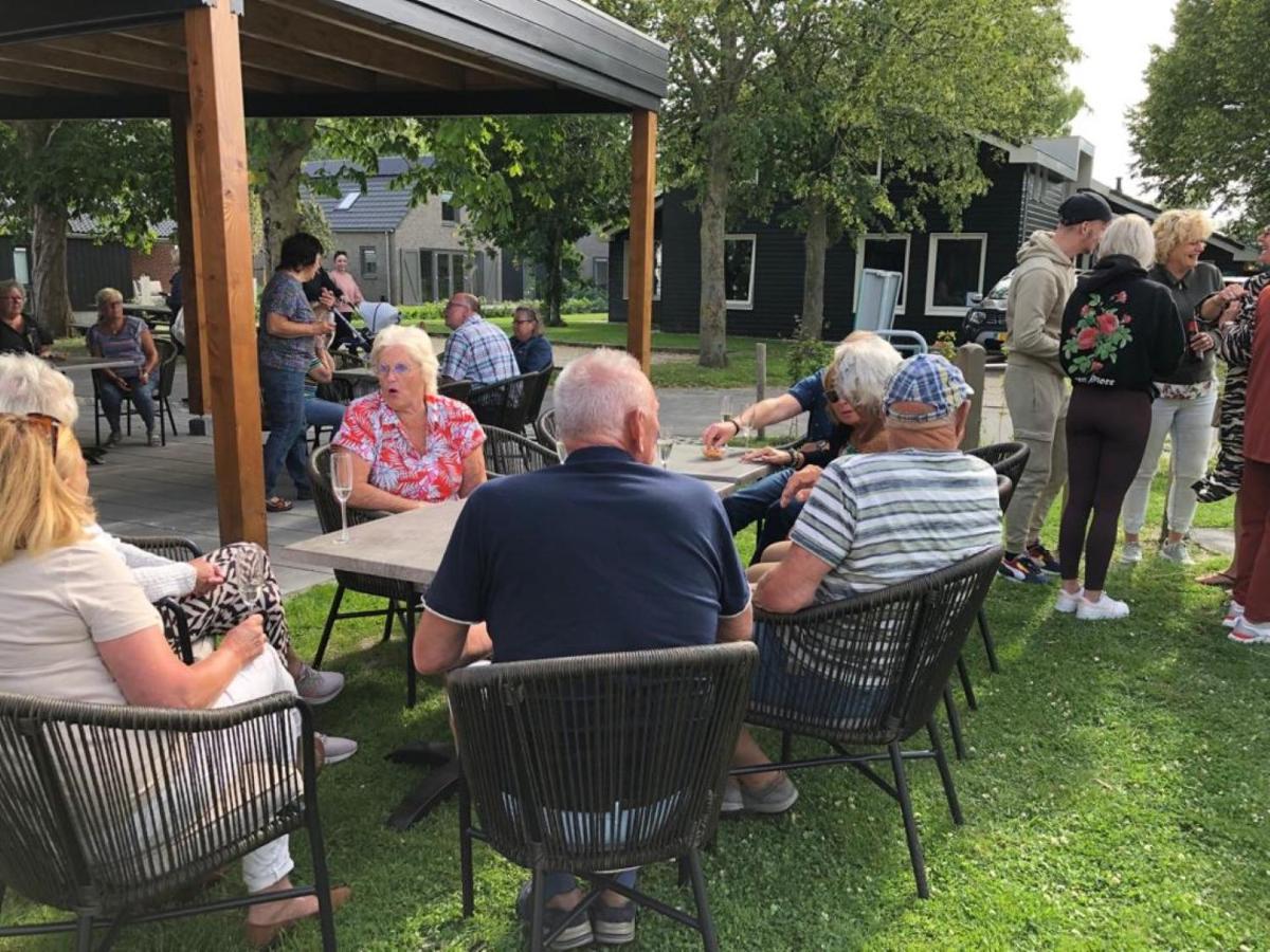 69 Op Recreatiepark De Wielen Holiday home
